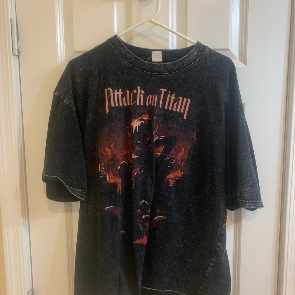 Attack on Titan Oversized Graphic Tee (XL)